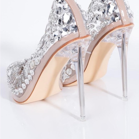 Bonnie - Picture 2 of 2